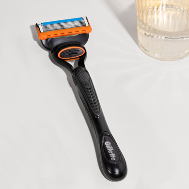 Gillette Razor for Men, 1 Razor Handle, 2 Razor Blade