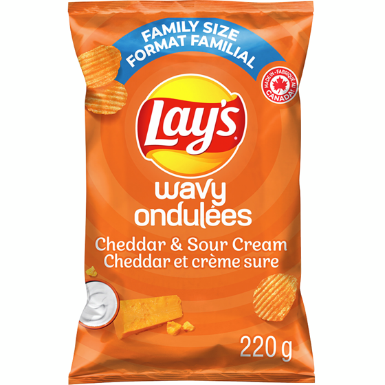 Lay’s Ondulées Cheddar et crème sure Croustilles assaisonnées 220 g, 2,40 $/100g